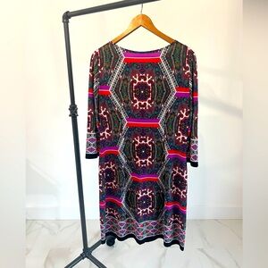 Women’s graphic print shift dress sz. L